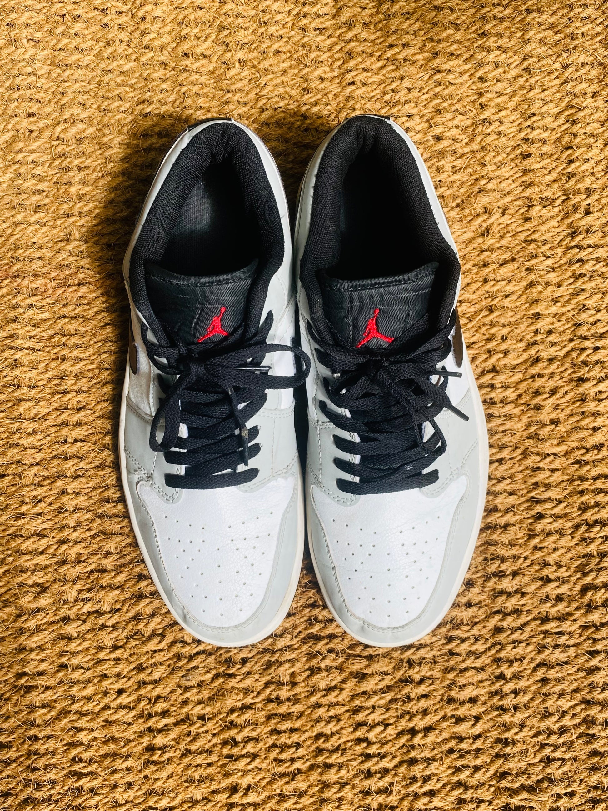 Nike Air Jordan 1 Low Light Smoke Grey...