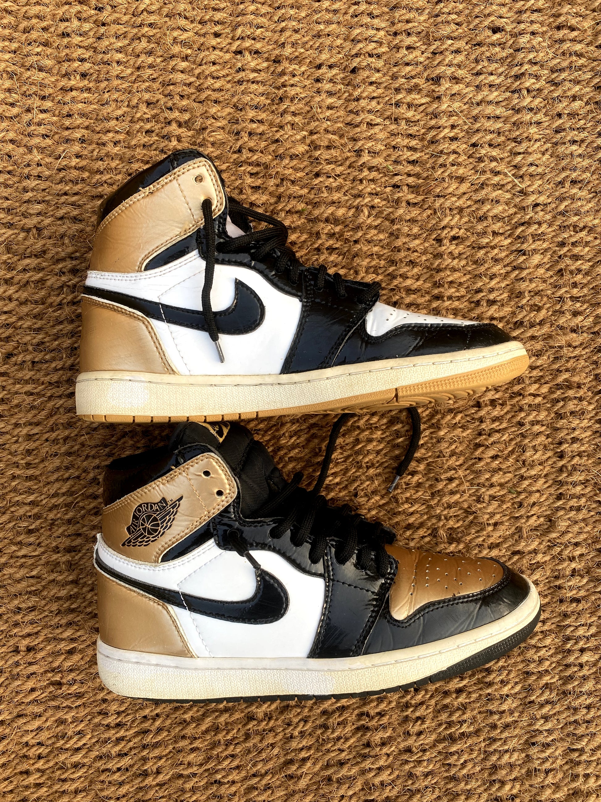 Nike Air Jordan 1 Retro Mid Top 3 Gold