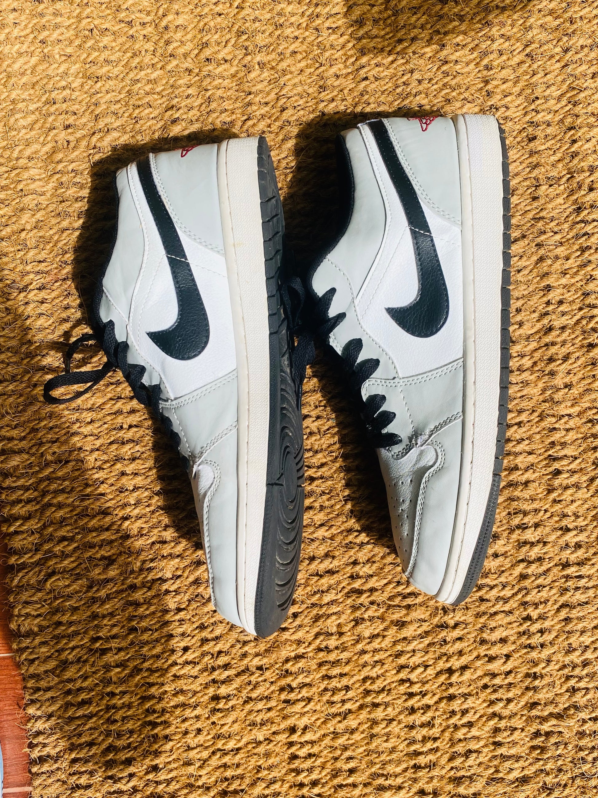 Nike Air Jordan 1 Low Light Smoke Grey...
