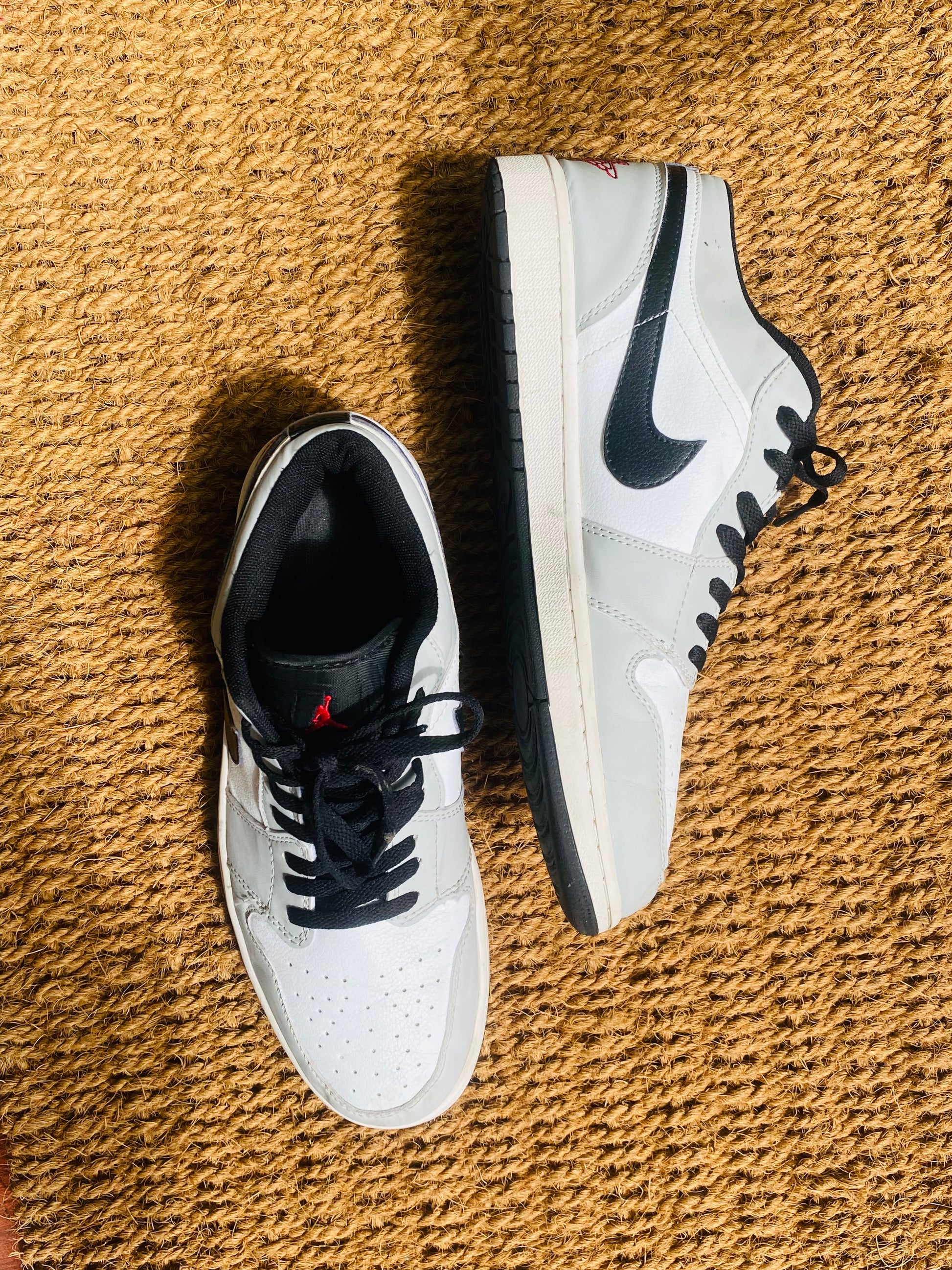 Nike Air Jordan 1 Low Light Smoke Grey...
