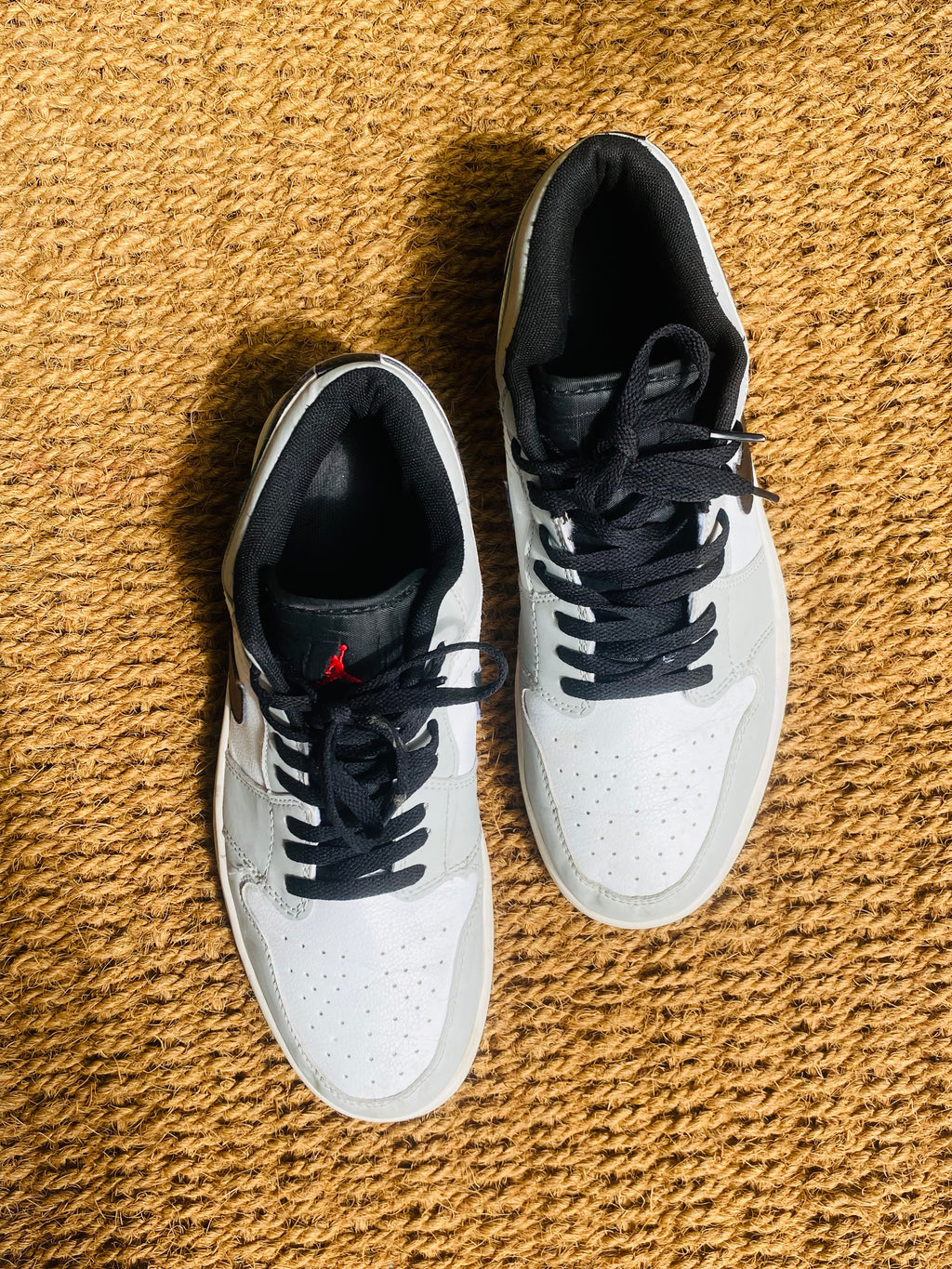 Nike Air Jordan 1 Low Light Smoke Grey...