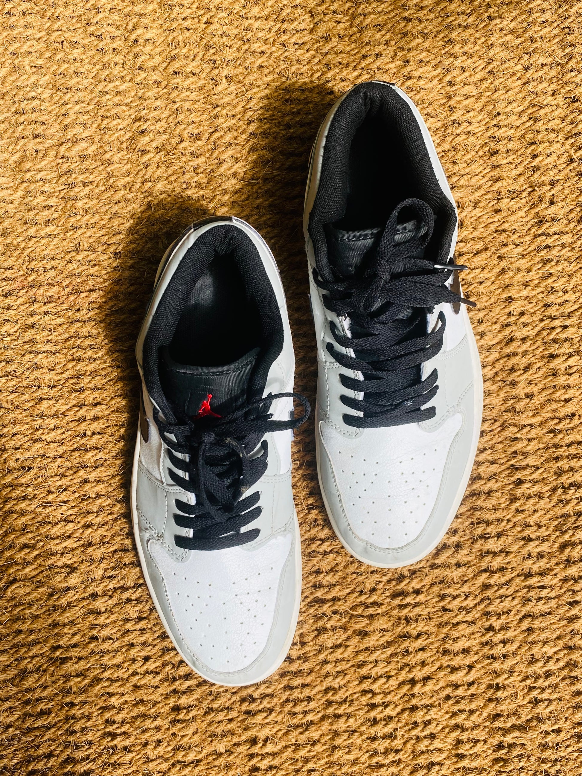 Nike Air Jordan 1 Low Light Smoke Grey...