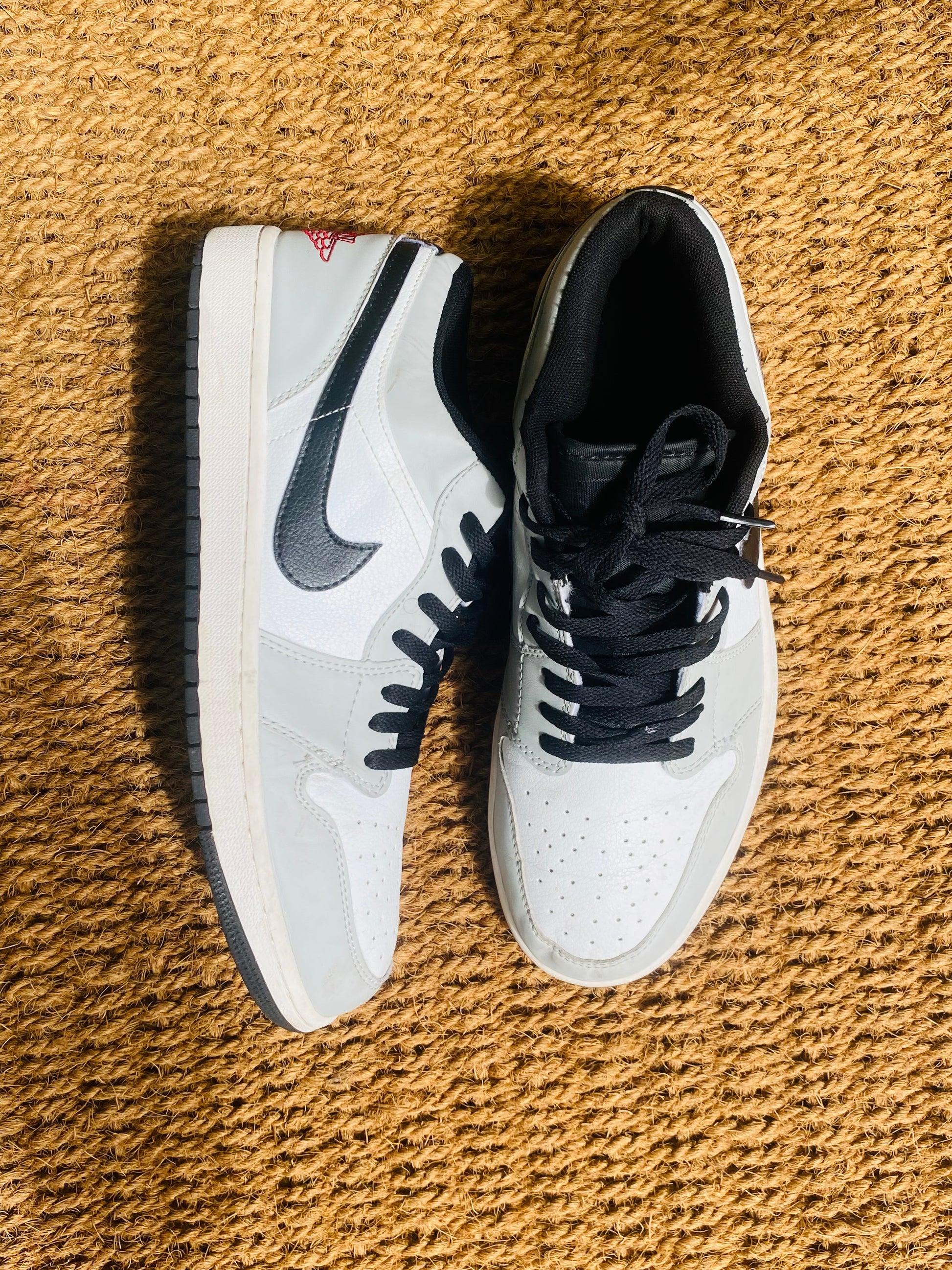 Nike Air Jordan 1 Low Light Smoke Grey...